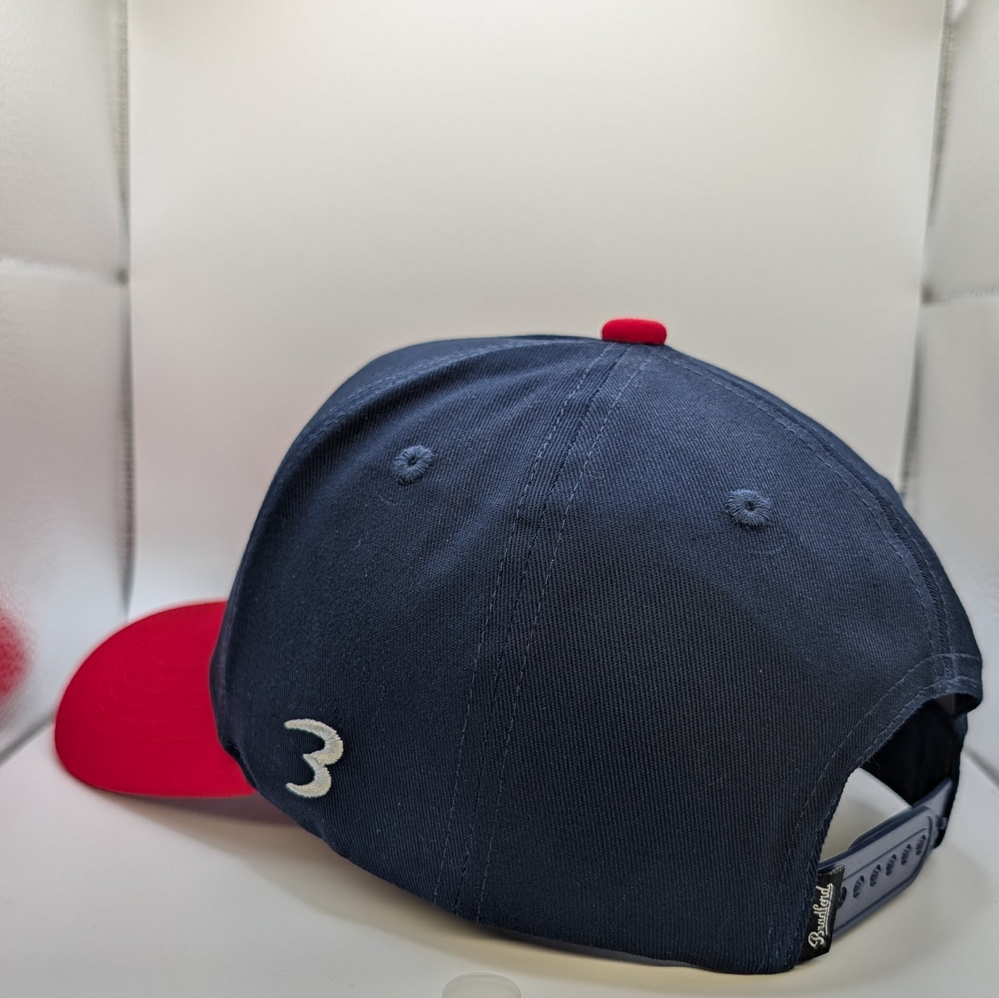 HOMETOWN | RED & NAVY